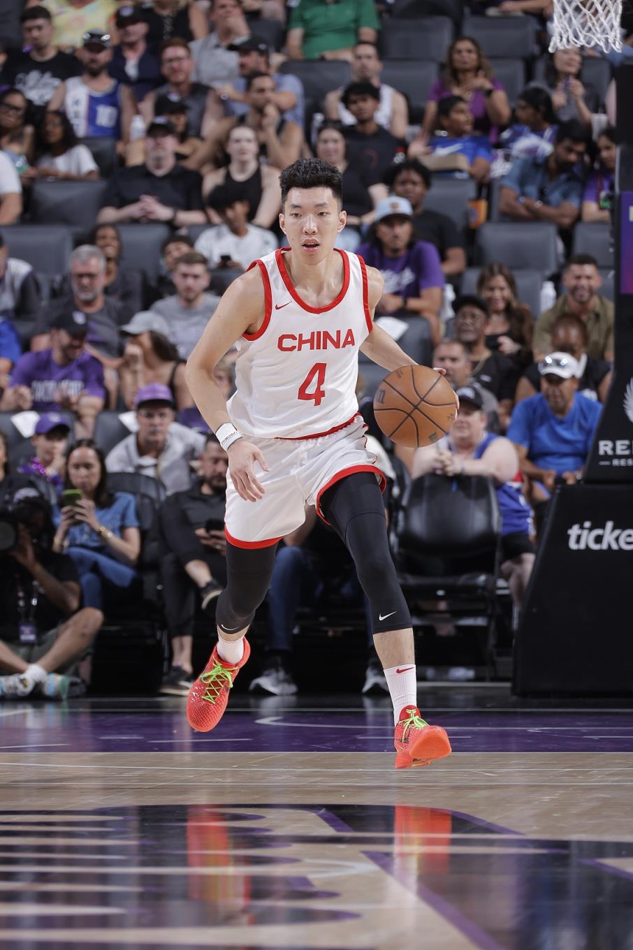 徐静雨：即便是在NBA季前赛 廖三宁都不会慌张 他打得比卡斯尔好